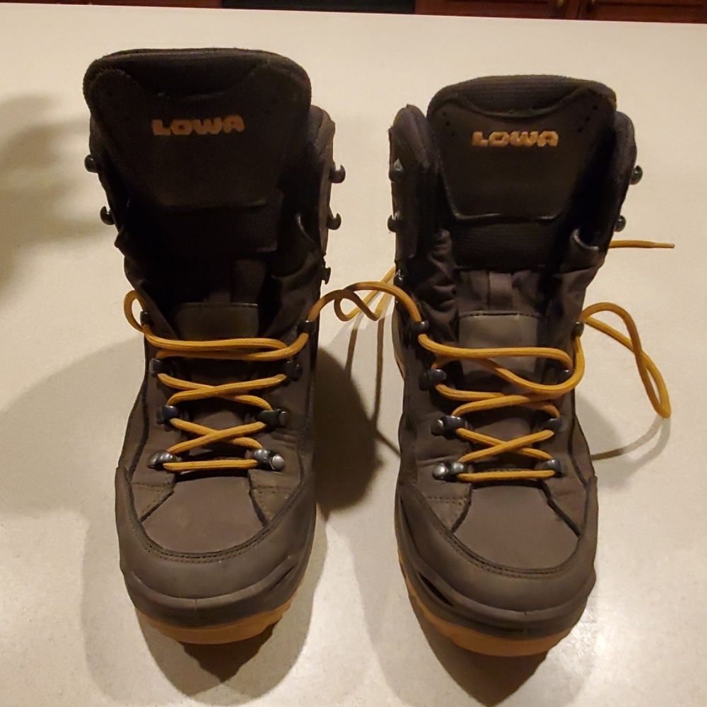 Lowa Renegade GTX Mid Hiking Boots